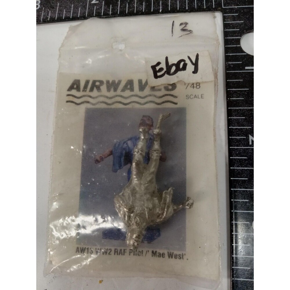 Airwaves AW13 WW2 RAF Pilot Mae West 1/48 Scale Silver White Metal Figure Kit